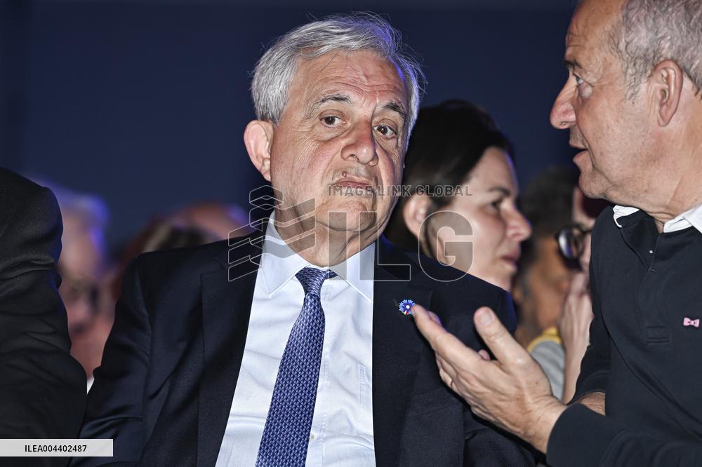 Bruno Retailleau At End-Of-Campaign Meeting - Boulogne-Billancourt