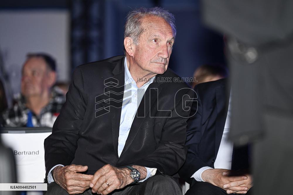 Bruno Retailleau At End-Of-Campaign Meeting - Boulogne-Billancourt