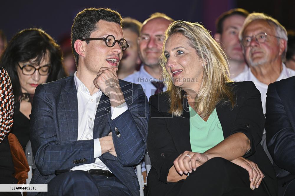 Bruno Retailleau At End-Of-Campaign Meeting - Boulogne-Billancourt