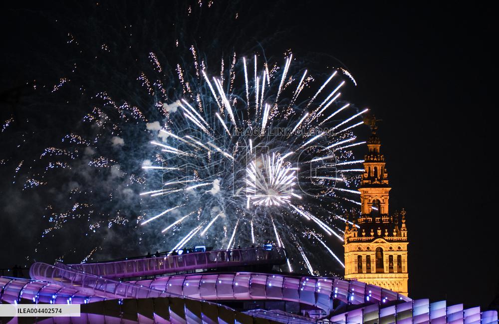 Fireworks Close the April Fair 2025 - Seville
