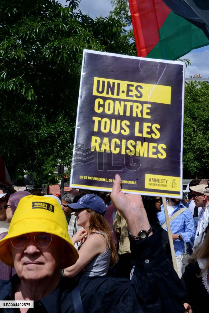 Jean-Luc Melenchon Joins March Against Islamophobia - Paris
