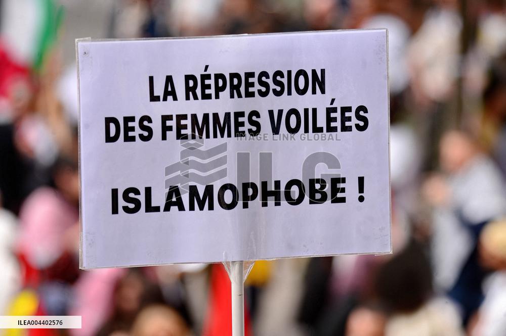 Jean-Luc Melenchon Joins March Against Islamophobia - Paris