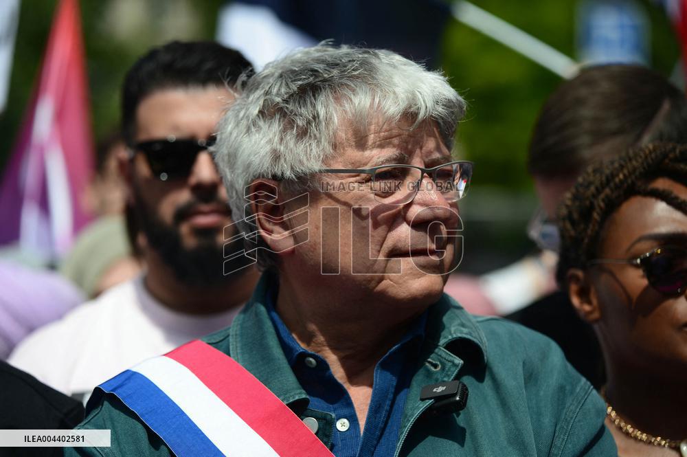 Jean-Luc Melenchon Joins March Against Islamophobia - Paris