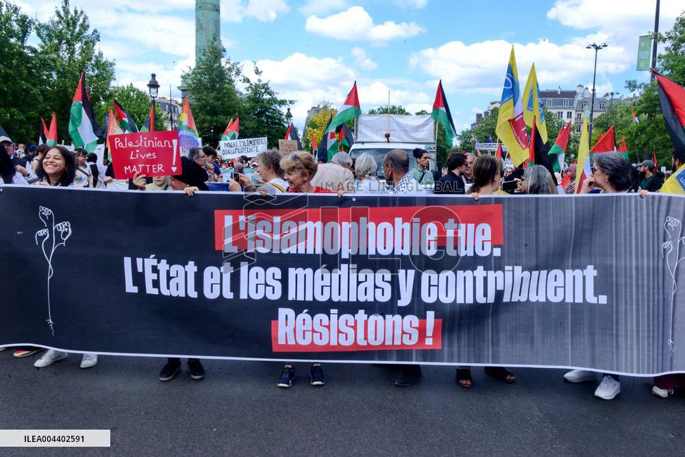 Jean-Luc Melenchon Joins March Against Islamophobia - Paris