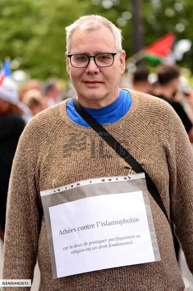Jean-Luc Melenchon Joins March Against Islamophobia - Paris