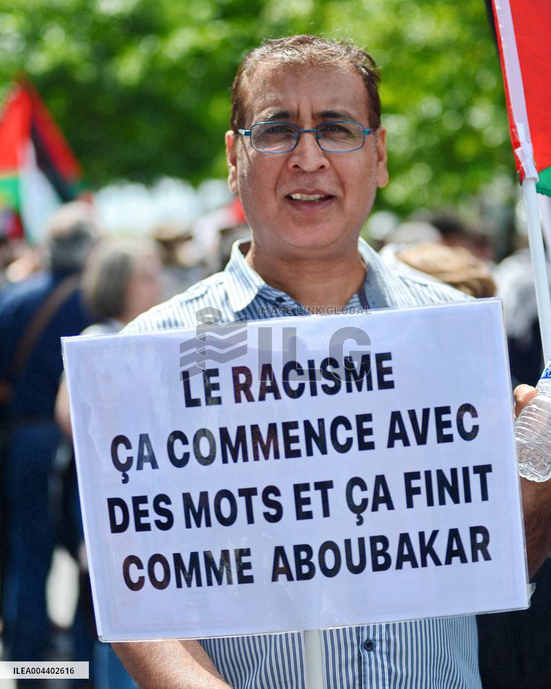 Jean-Luc Melenchon Joins March Against Islamophobia - Paris