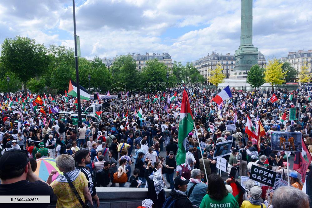Jean-Luc Melenchon Joins March Against Islamophobia - Paris