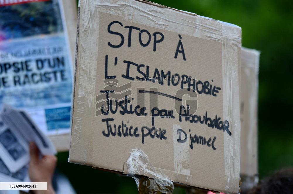 Jean-Luc Melenchon Joins March Against Islamophobia - Paris