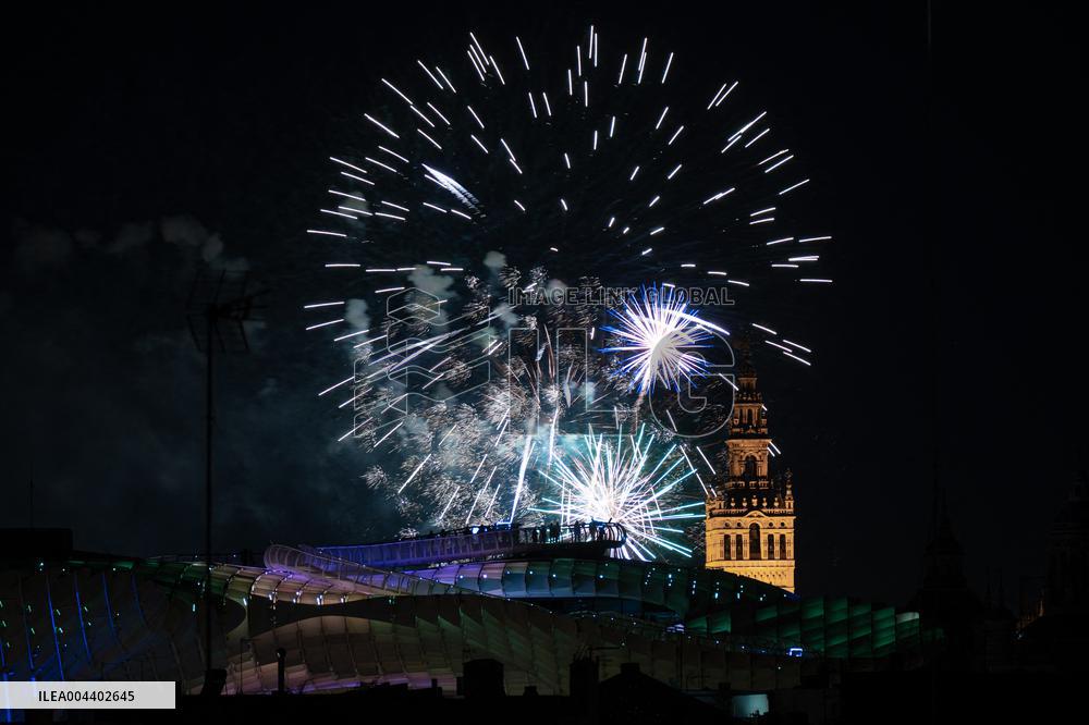 Fireworks Close the April Fair 2025 - Seville