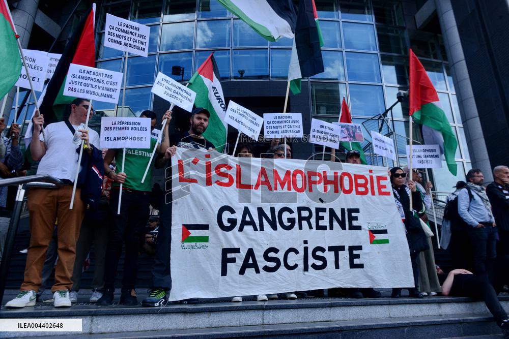 Jean-Luc Melenchon Joins March Against Islamophobia - Paris