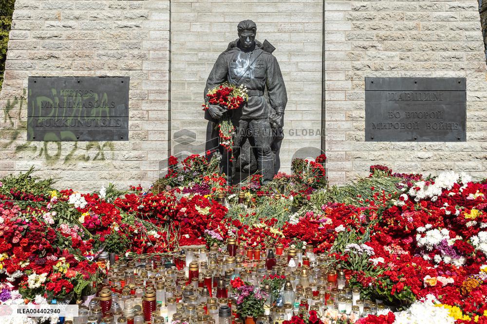 Bronze Soldier monument defaced