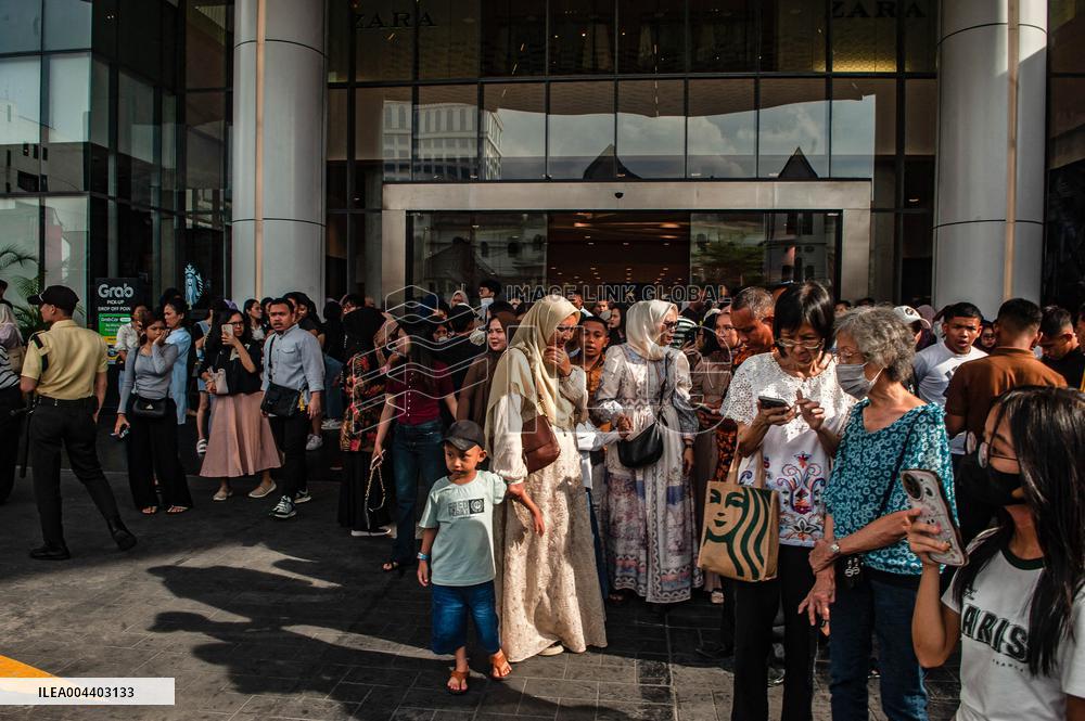 Indonesia's Hits By Earthquake M6.2