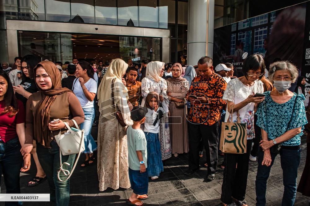 Indonesia's Hits By Earthquake M6.2