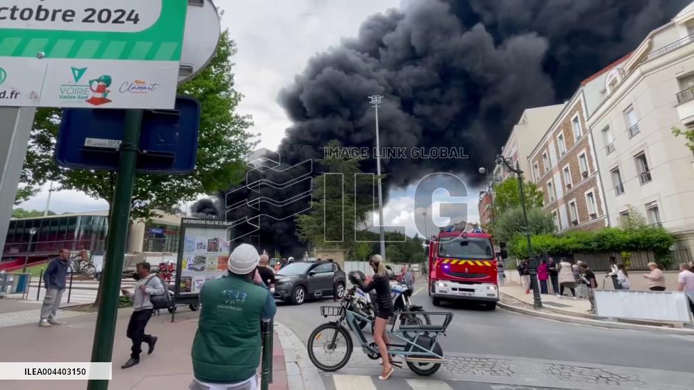 France: Fire Breaks Out at Stadium in Paris Suburbs, Smoke Seen in Distance