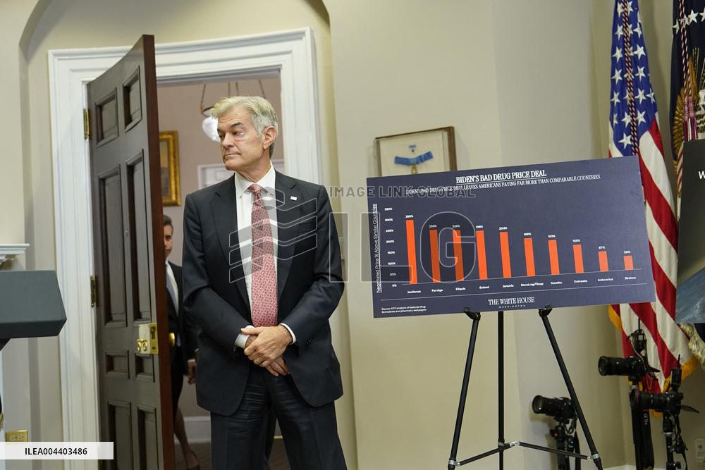 Trump Signs an Executive Order Lowering Prescription Drug Costs