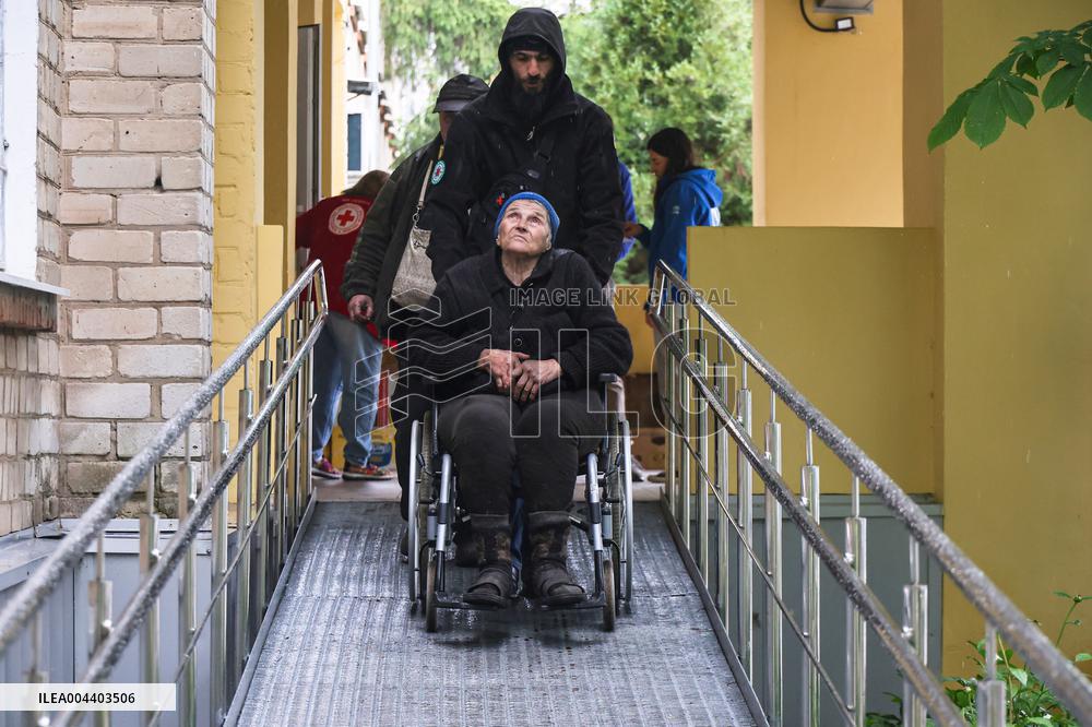 Evacuation transit centre in Kharkiv