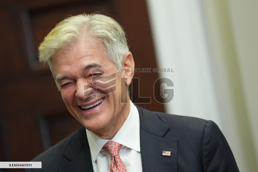 Trump Signs an Executive Order Lowering Prescription Drug Costs