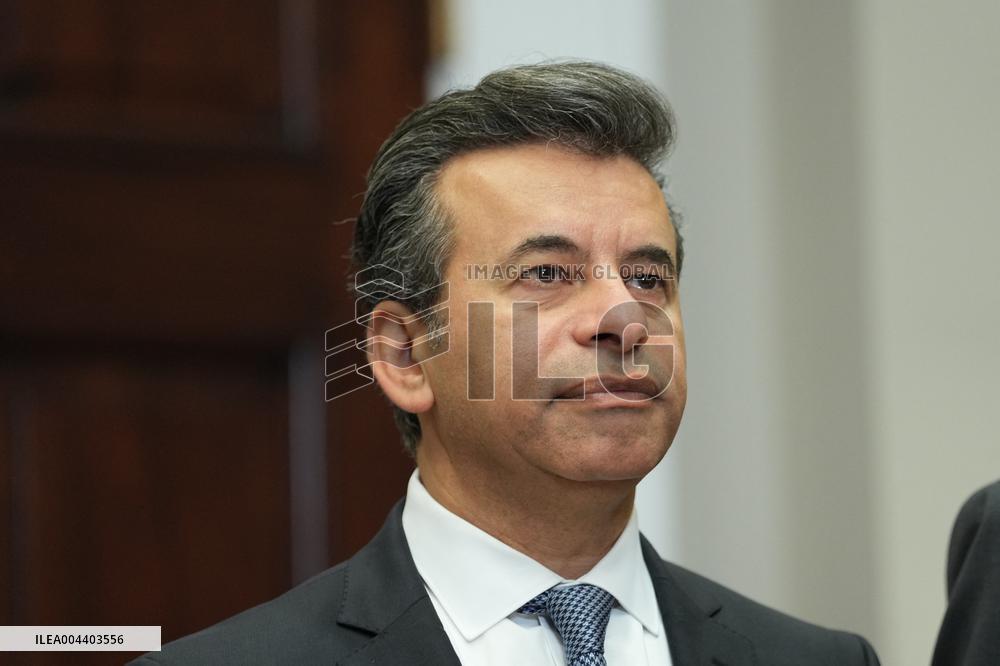 Trump Signs an Executive Order Lowering Prescription Drug Costs