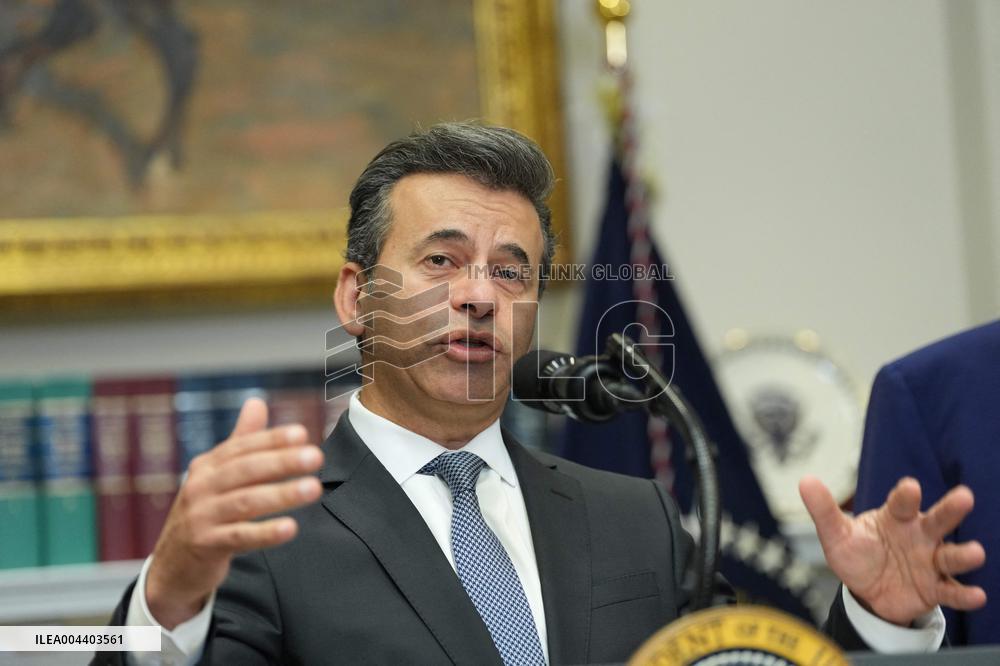 Trump Signs an Executive Order Lowering Prescription Drug Costs