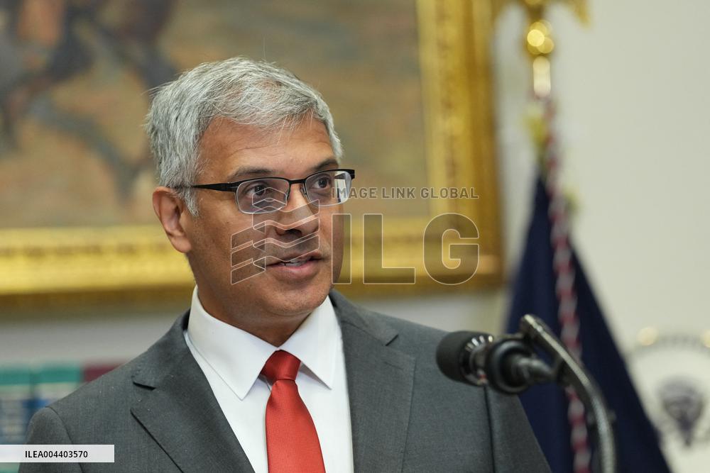 Trump Signs an Executive Order Lowering Prescription Drug Costs