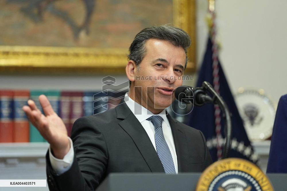 Trump Signs an Executive Order Lowering Prescription Drug Costs