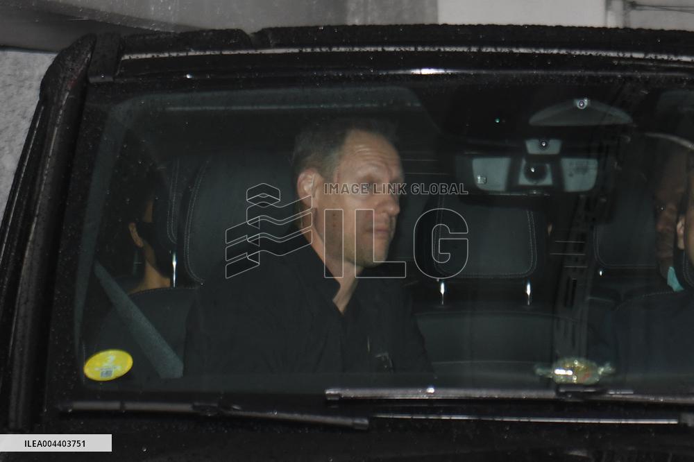 Kim Kardashian Arrives At Ritz Hotel in Paris