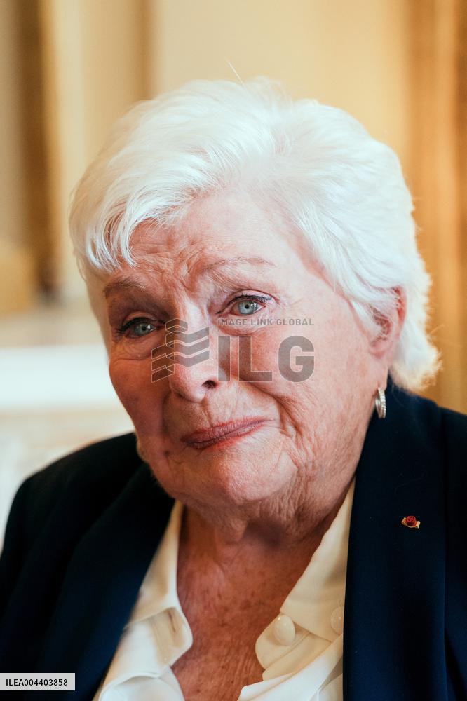 Line Renaud donates her archives to the State - Paris AJ