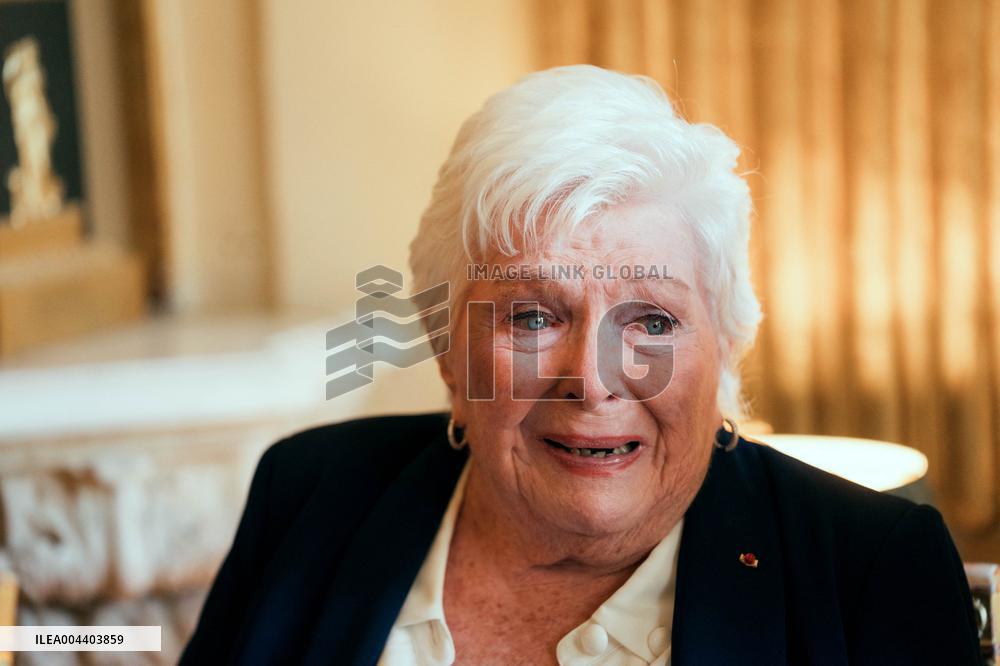 Line Renaud donates her archives to the State - Paris AJ