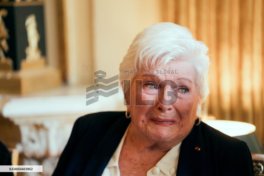 Line Renaud donates her archives to the State - Paris AJ