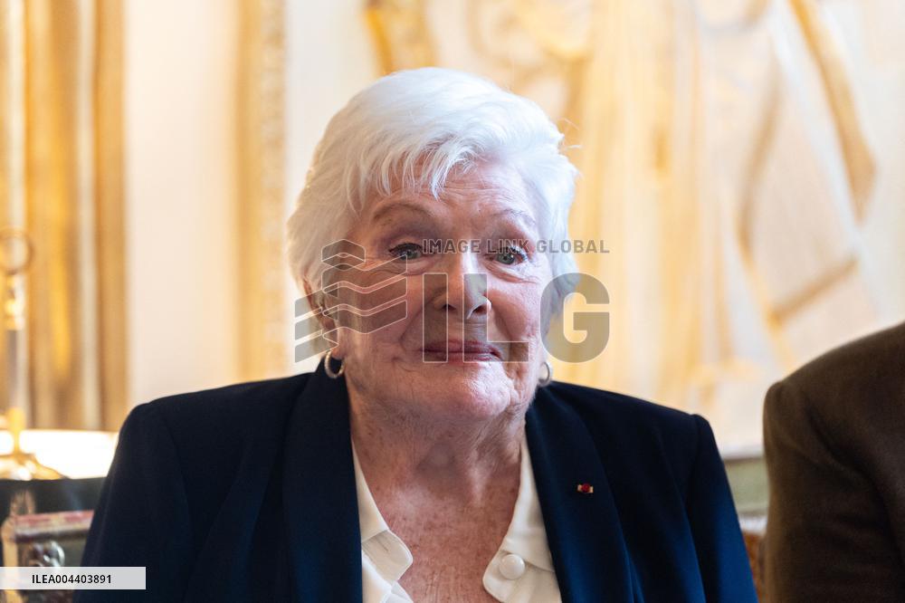 Line Renaud donates her archives to the State - Paris AJ