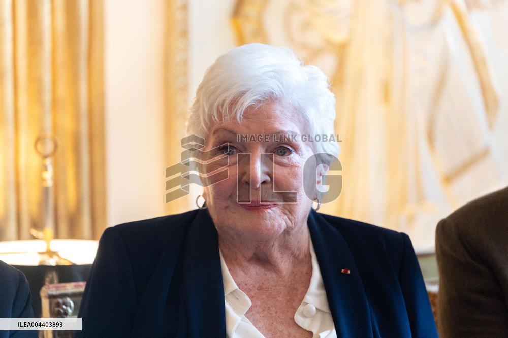 Line Renaud donates her archives to the State - Paris AJ