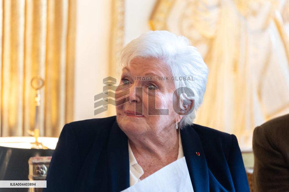 Line Renaud donates her archives to the State - Paris AJ