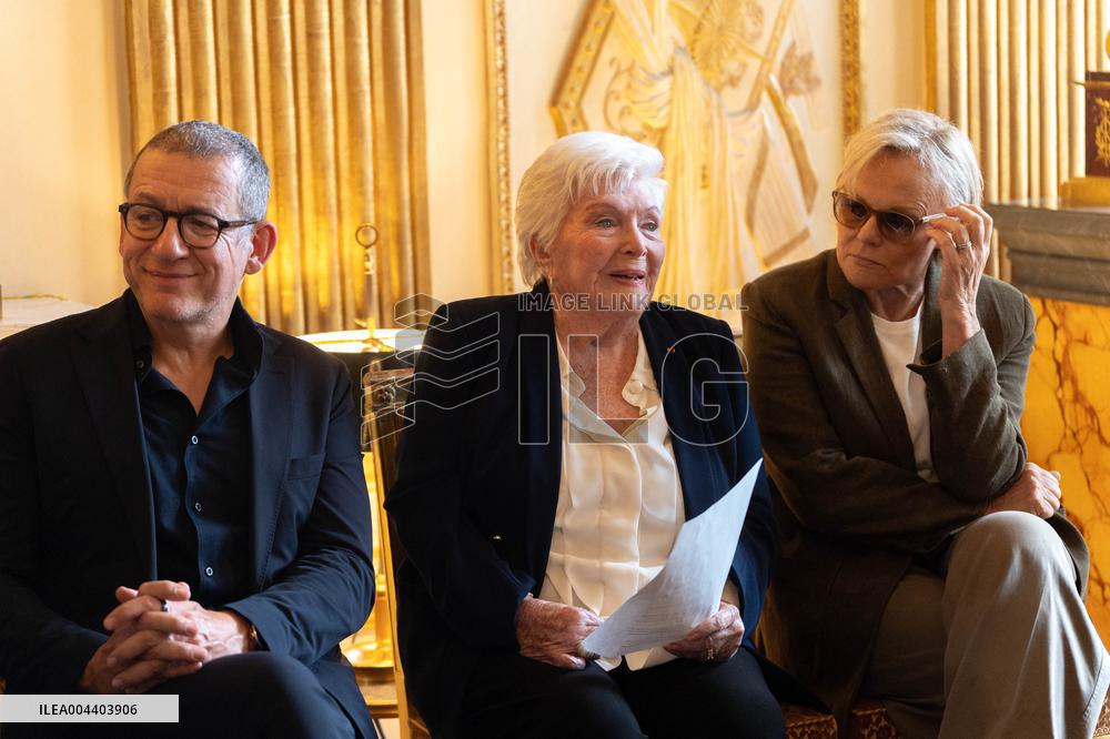 Line Renaud donates her archives to the State - Paris AJ