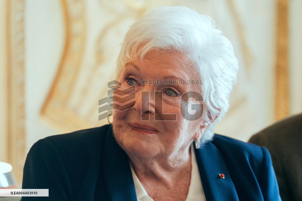 Line Renaud donates her archives to the State - Paris AJ