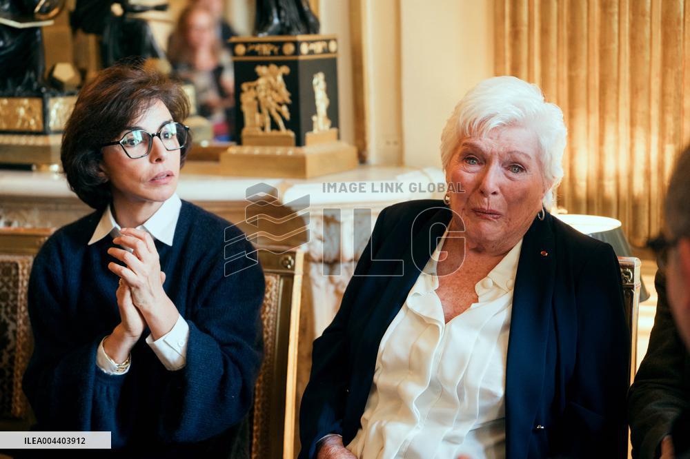 Line Renaud donates her archives to the State - Paris AJ