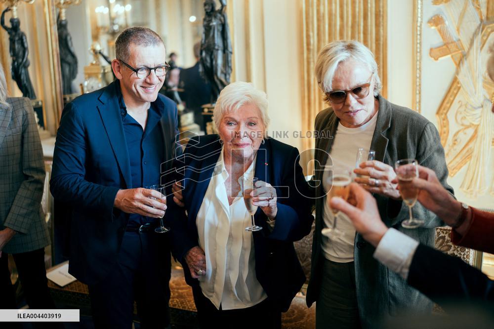 Line Renaud donates her archives to the State - Paris AJ