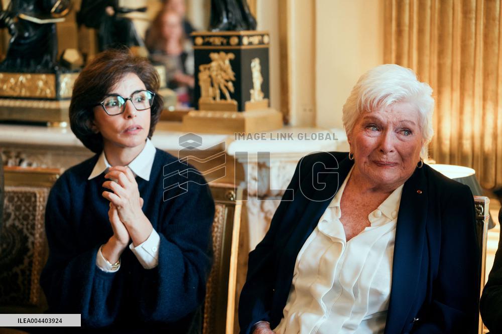 Line Renaud donates her archives to the State - Paris AJ