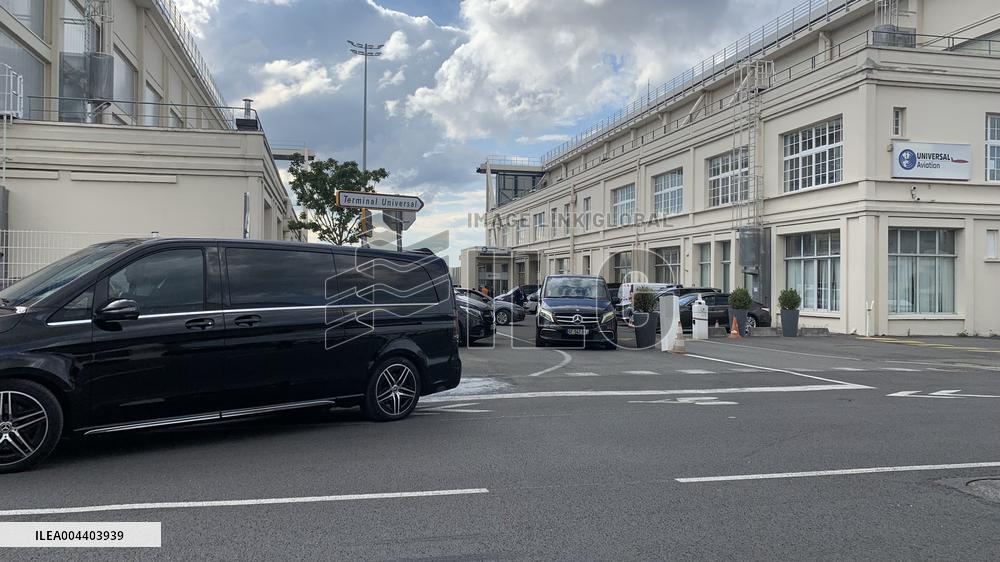Convoy Carrying Kim Kardashian Leaves The Airport - Paris