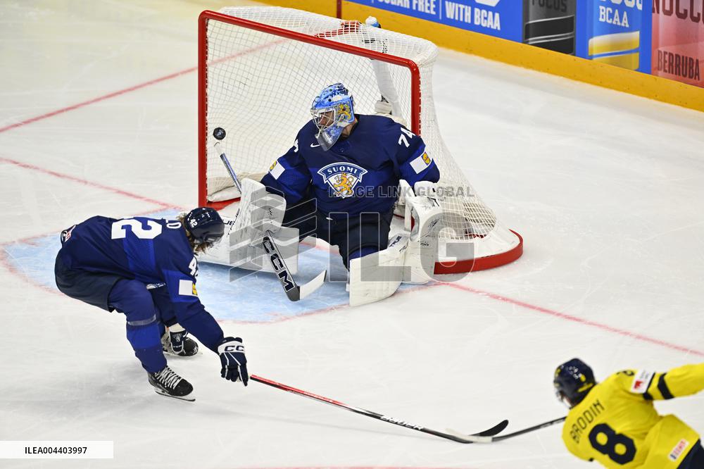 ICE HOCKEY WC FINLAND-SWEDEN