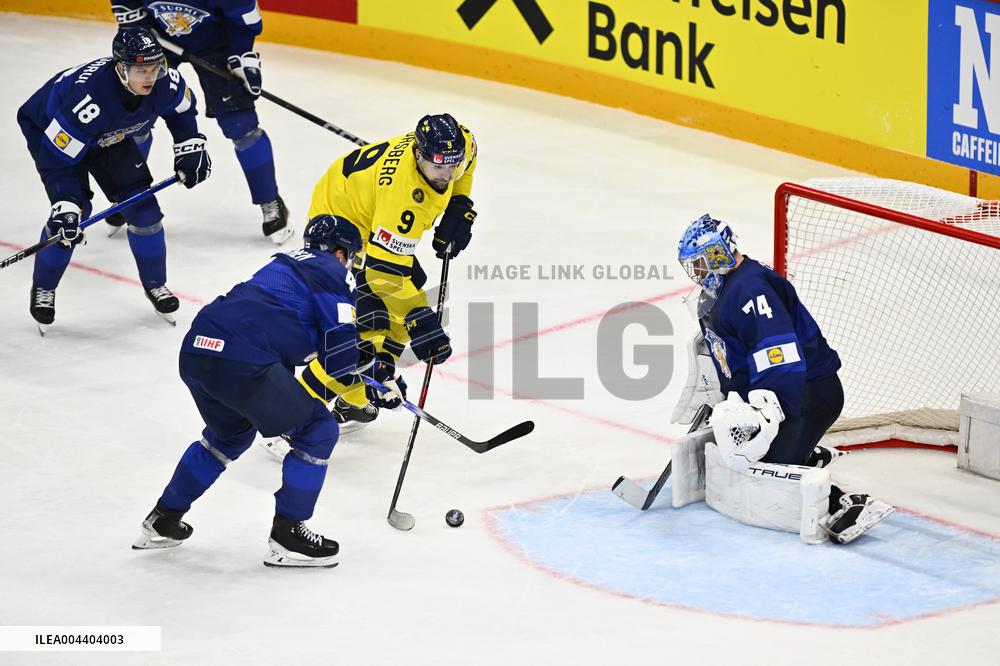 ICE HOCKEY WC FINLAND-SWEDEN