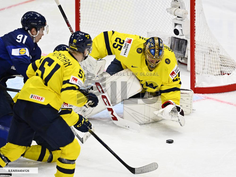 ICE HOCKEY WC FINLAND-SWEDEN