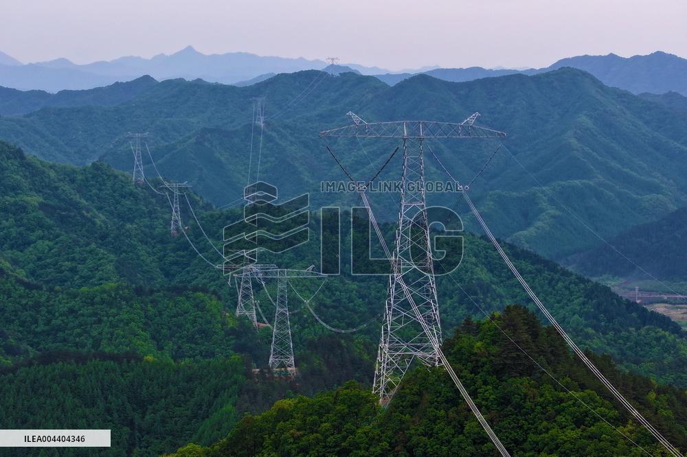 Uninhabited Areas High Voltage Direct Current Transmission Lines