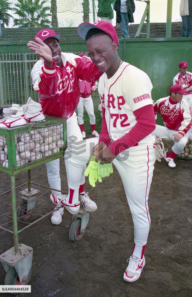 Baseball: Timoniel Perez, Alfonso Soriano of Carp