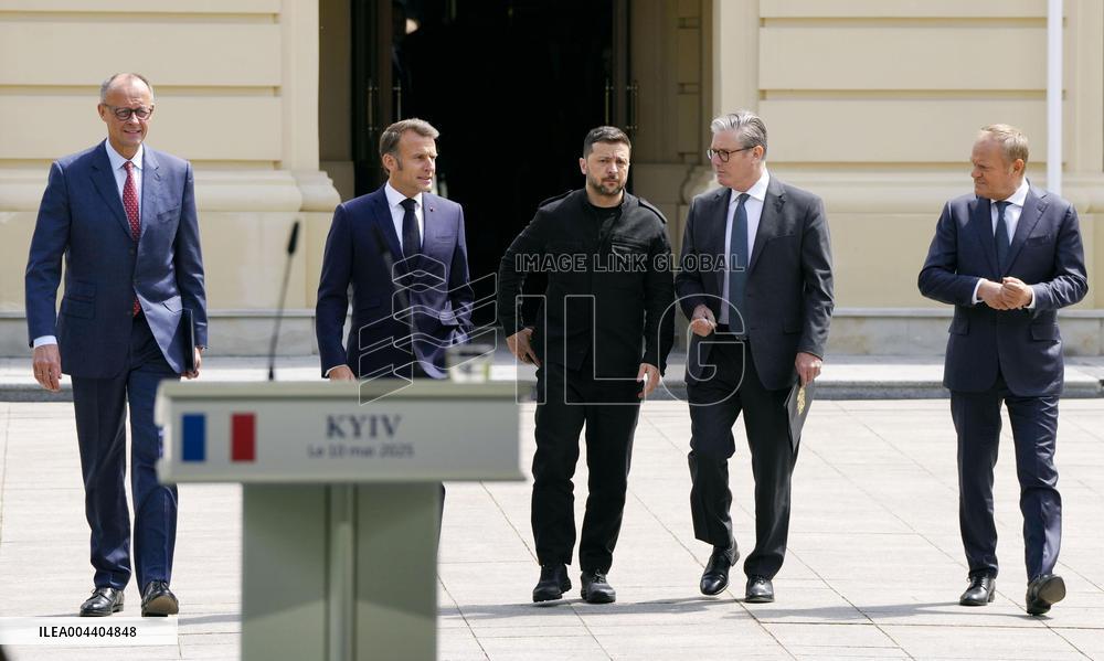 EU leaders visit Kyiv