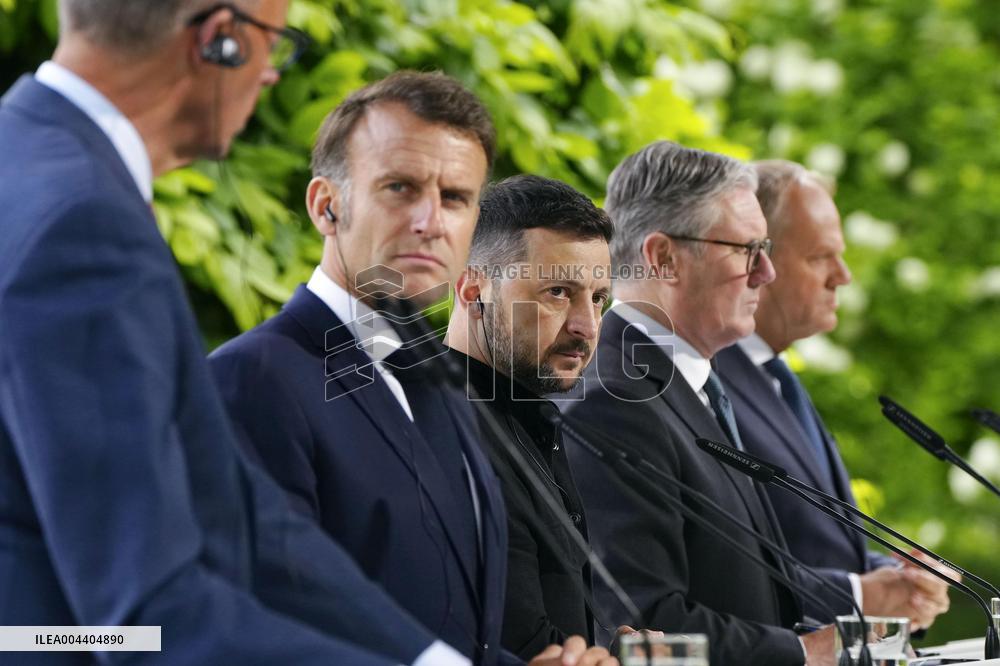 EU leaders visit Kyiv