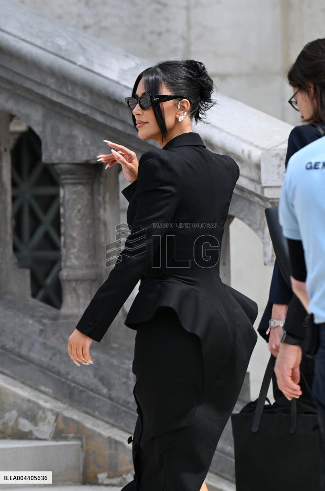 Kim Kardashian Arrives at Paris Courthouse for Robbery Trial Testimony
