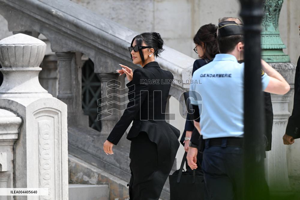 Kim Kardashian Arrives at Paris Courthouse for Robbery Trial Testimony