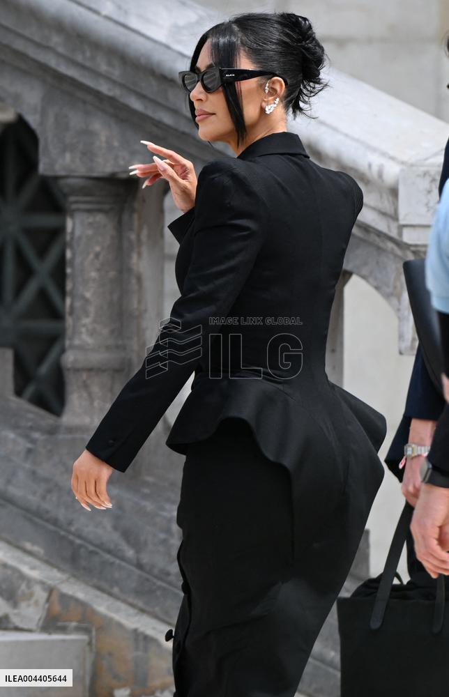 Kim Kardashian Arrives at Paris Courthouse for Robbery Trial Testimony