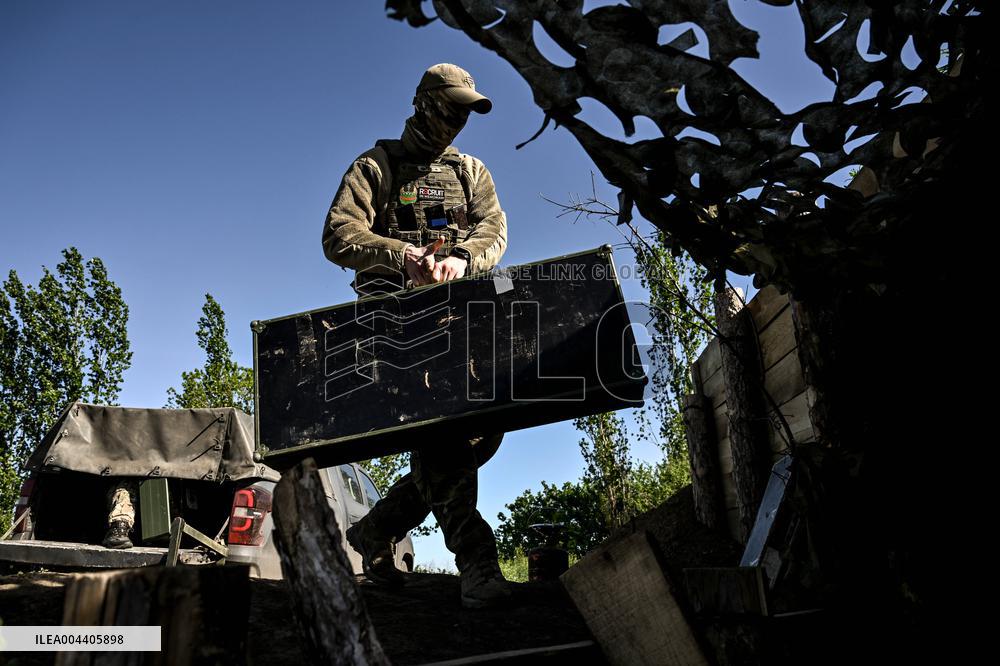 Ukrainian UAV pilots operate Domakha reconnaissance drone in Donetsk region
