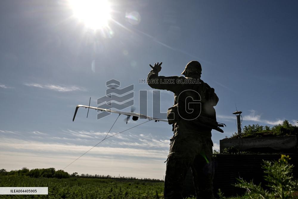 Ukrainian UAV pilots operate Domakha reconnaissance drone in Donetsk region